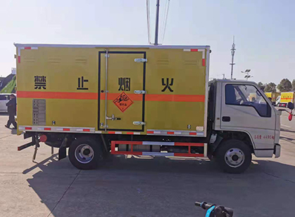邢台爆破器材运输车工人安全操作规范与智能技术保障